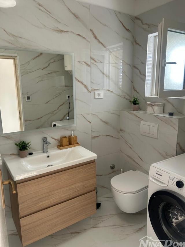 Apartmanska kuća Privlaka - centar mjesta - 300m od mora