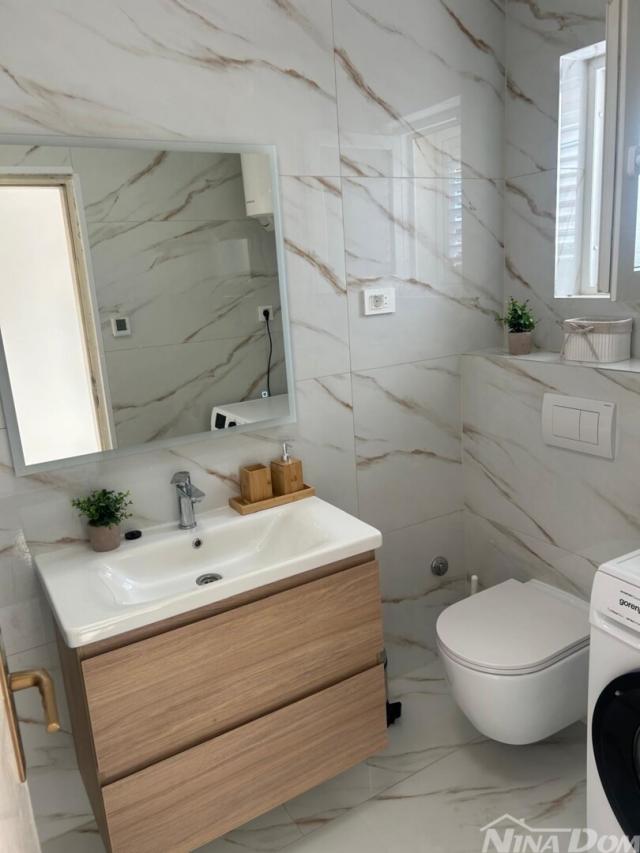 Apartmanska kuća Privlaka - centar mjesta - 300m od mora