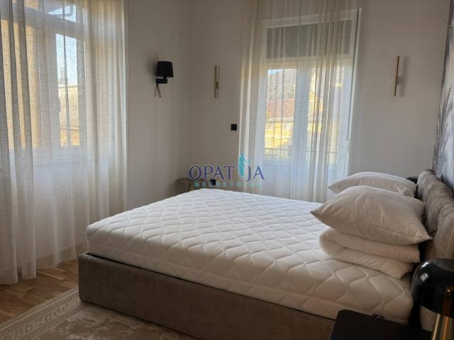 Opatija centar stan u vili sa dva balkona