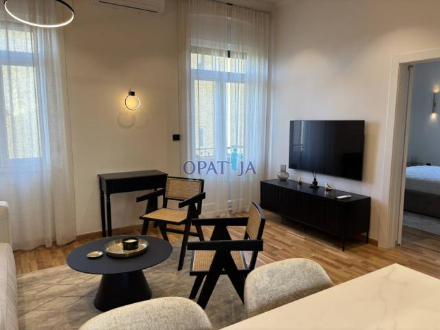 Opatija centar stan u vili sa dva balkona