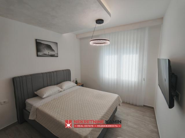 Luksuzno opremljen dvosoban stan u novoj zgradi, Bečići, Budva