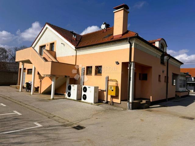 Prostrana poslovna zgrada - idealna za restoran, trgovinu i događanja