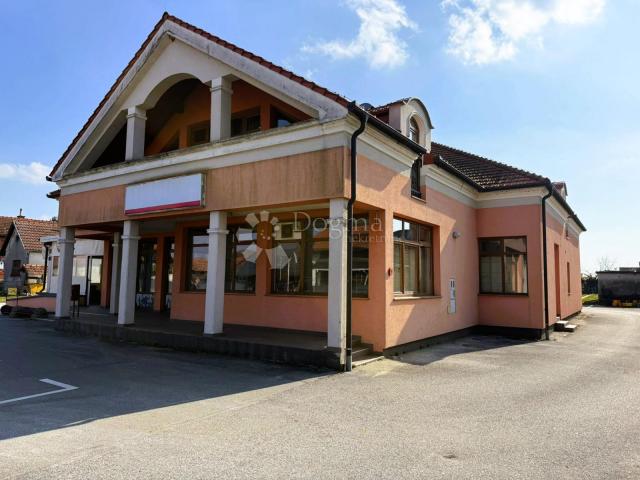 Prostrana poslovna zgrada - idealna za restoran, trgovinu i događanja