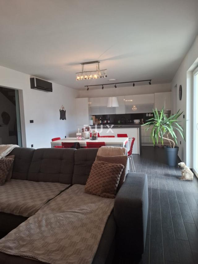 ISTRA, PULA- Dvoetažni stan 127 m2 na odličnoj lokaciji