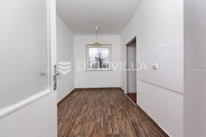 Matulji, adaptiran četverosobni stan s pogledom na more
