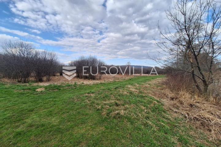Duga Resa, Gršćaki, poljoprivredno zemljište 6000 m² na samoj obali Mrežnice