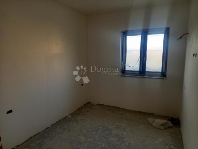 Moderan stan s pogledom na prirodu u mirnom dijelu Pule – 60 m², novogradnja