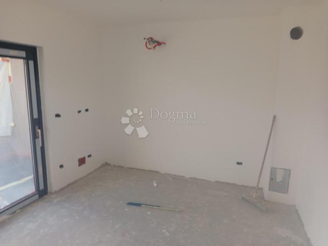 Moderni stan 60 m² u Puli – mirna lokacija, priroda i