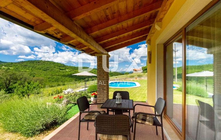 ISTRA, MOTOVUN - Rustikalna kuća s bazenom