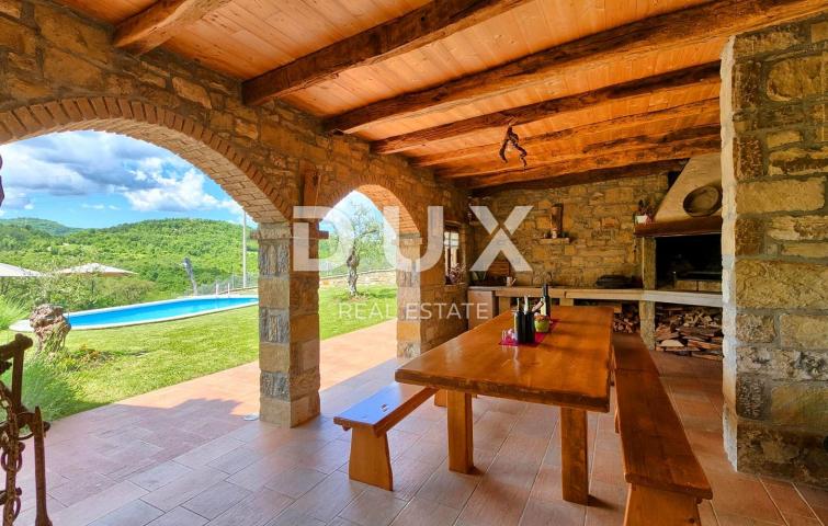 ISTRA, MOTOVUN - Rustikalna kuća s bazenom
