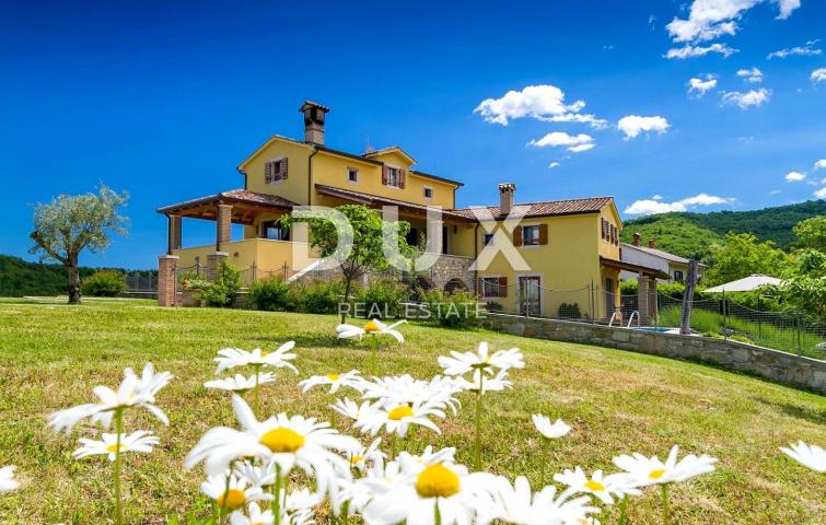 ISTRA, MOTOVUN - Rustikalna kuća s bazenom