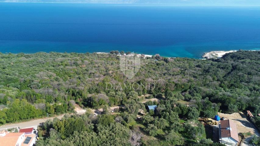Građevinsko zemljište 200 m od plaže, Rabac, okolica