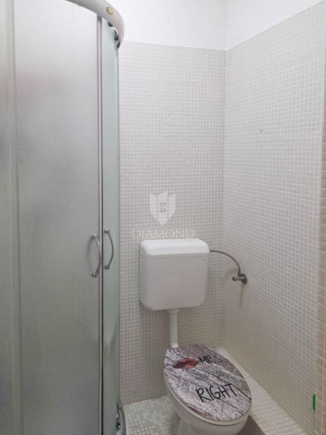 Zagreb, Špansko! Peterosobni stan s dvorištem!