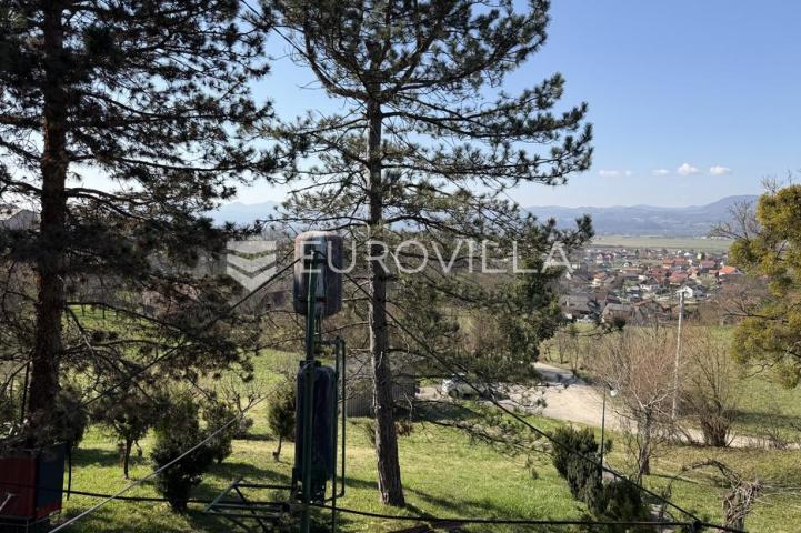 Laduč, drvena kuća 183 m² na zemljištu 5.064 m²