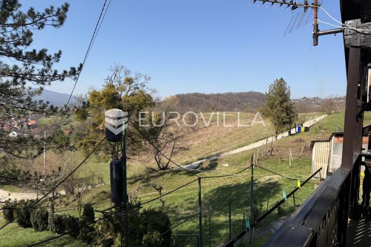 Laduč, drvena kuća 183 m² na zemljištu 5.064 m²