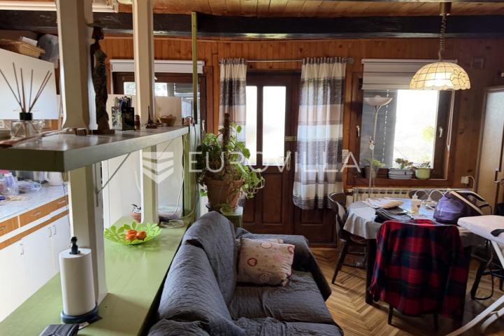 Laduč, drvena kuća 183 m² na zemljištu 5.064 m²