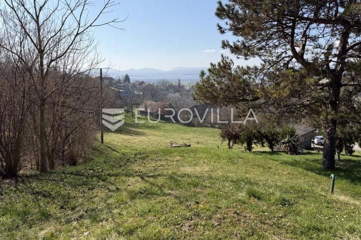 Laduč, drvena kuća 183 m² na zemljištu 5.064 m²