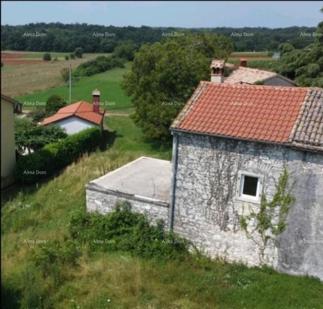 Kuća Prodaje se stara kamena kuca s zemljistem Barban idealno za kucu za odmor