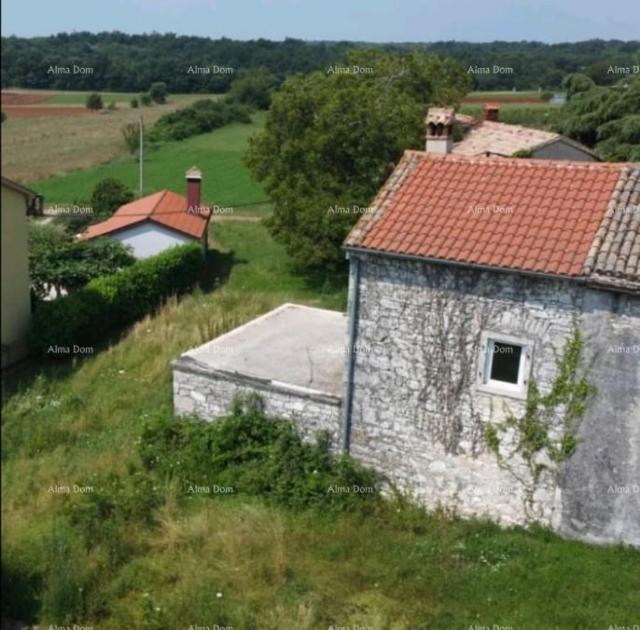 Kuća Prodaje se stara kamena kuca s zemljistem Barban idealno za kucu za odmor