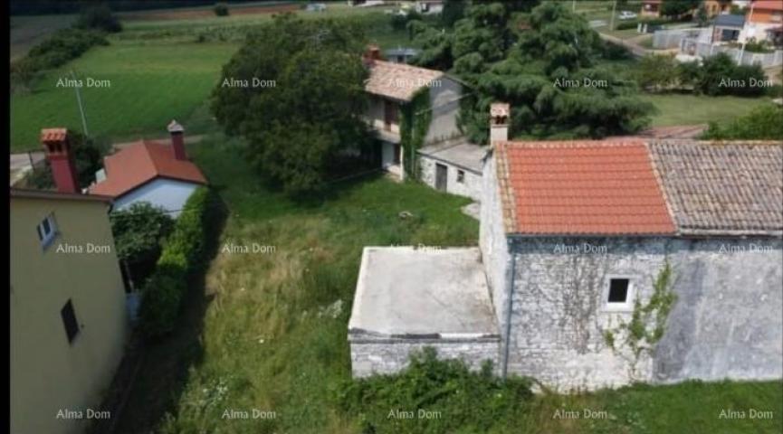 Kuća Prodaje se stara kamena kuca s zemljistem Barban idealno za kucu za odmor