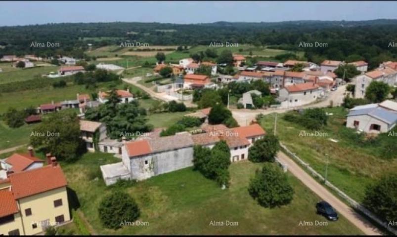 Kuća Prodaje se stara kamena kuca s zemljistem Barban idealno za kucu za odmor