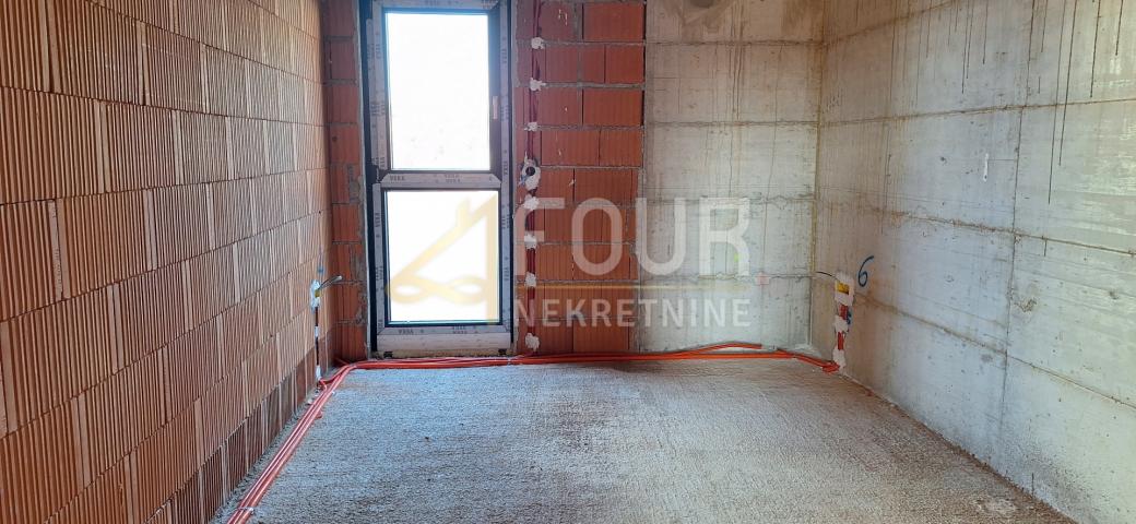 Kostrena, kvalitetna novogradnja, 140.90m2, 3s+db, terasa