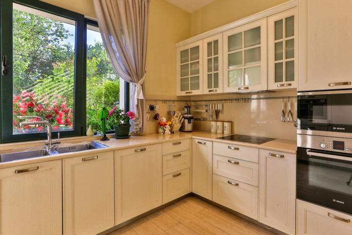 Prodaja, Kuća, 580m2 , DONJA LASTVA