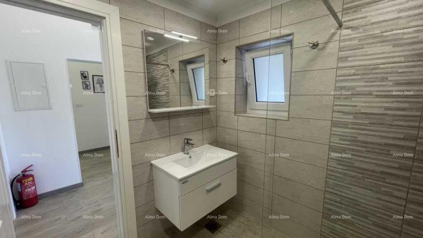 Kuća Moderna, rustikalna kamena vila s bazenom, Poreč!