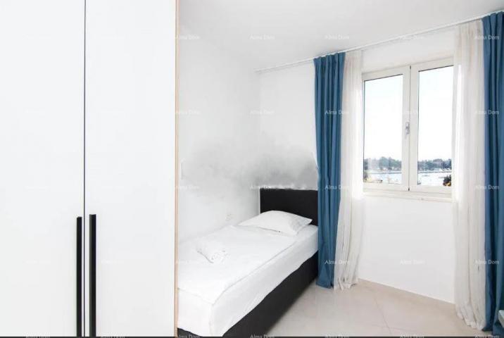 Stan Umag – penthouse s panoramskim pogledom na more