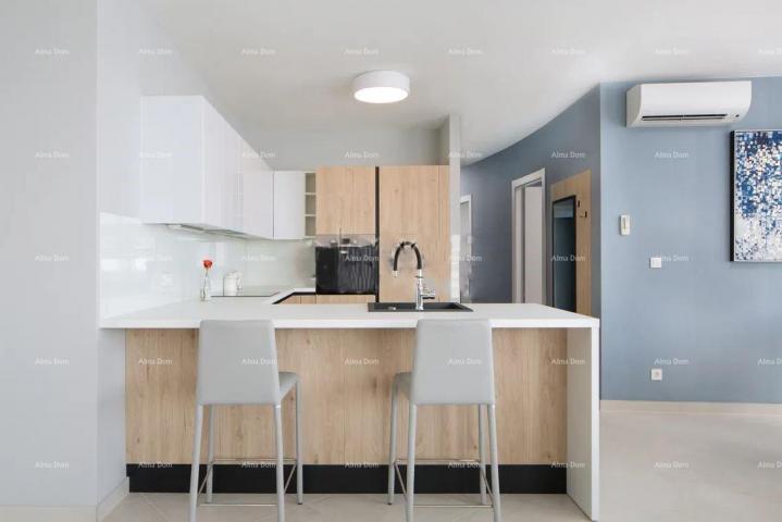 Stan Umag – penthouse s panoramskim pogledom na more