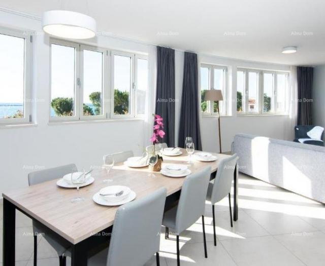 Stan Umag – penthouse s panoramskim pogledom na more