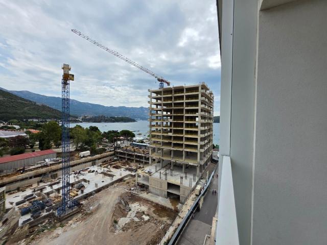 Luksuzni stan 89 m² na prvoj liniji mora sa dve odvojene jednosobne jedinice i pogledom na more-Tre 