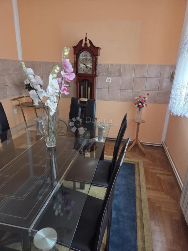 Kuća Vukovar, Mitnica – dvije stambene jedinice