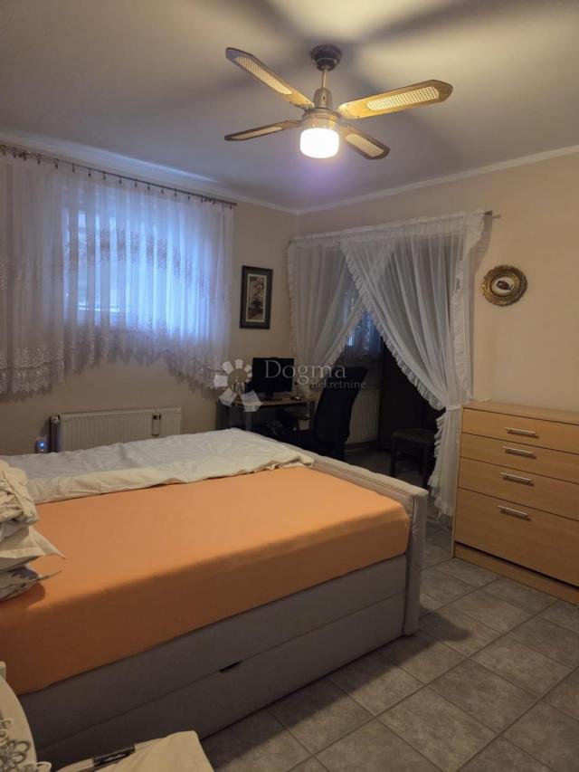 Kuća Vukovar, Mitnica – dvije stambene jedinice