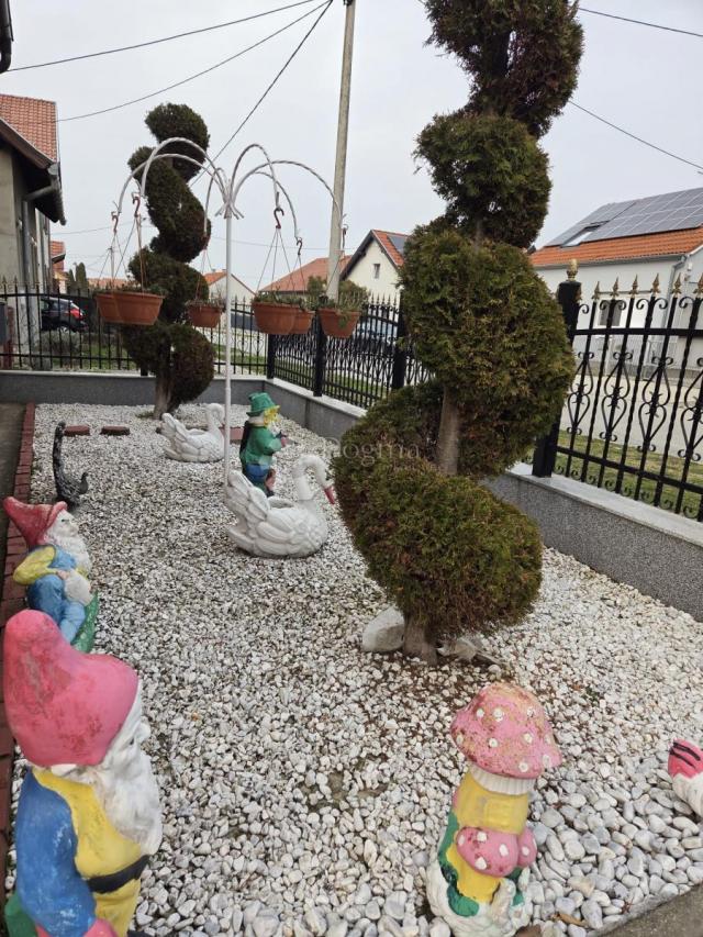 Kuća Vukovar, Mitnica – dvije stambene jedinice