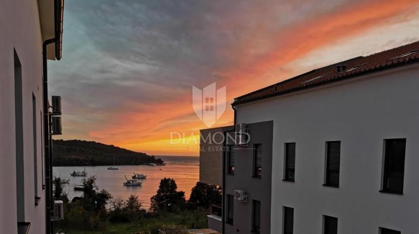 PRVI RED DO MORA – Prodaja luksuznog stana u Banjolama