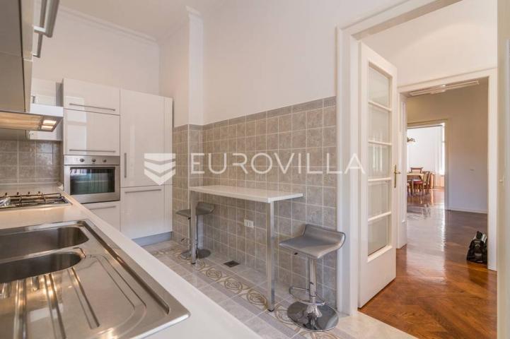 Zagreb, Centar, Zrinjevac luksuzno uređen, reprezentativan četverosoban stan, 160 m²