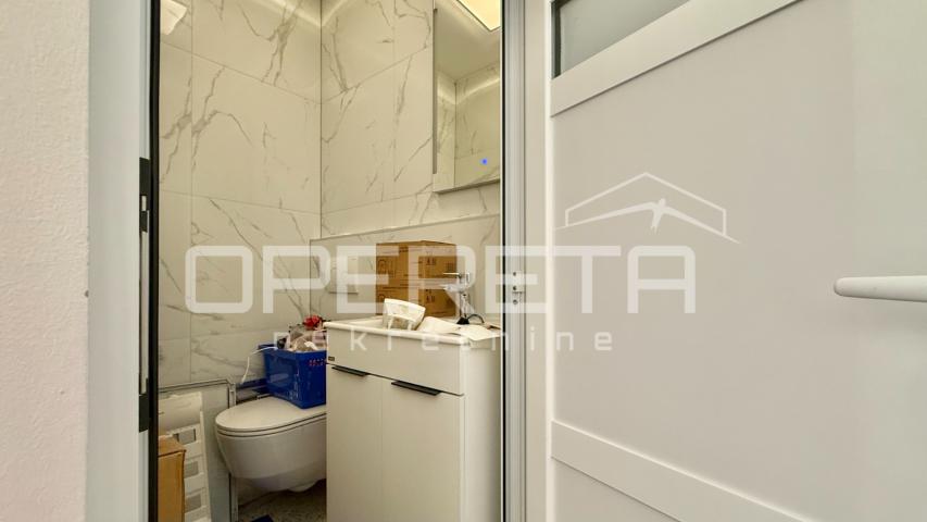 Atraktivan poslovni prostor 115 m² s parkingom – Starigrad Paklenica