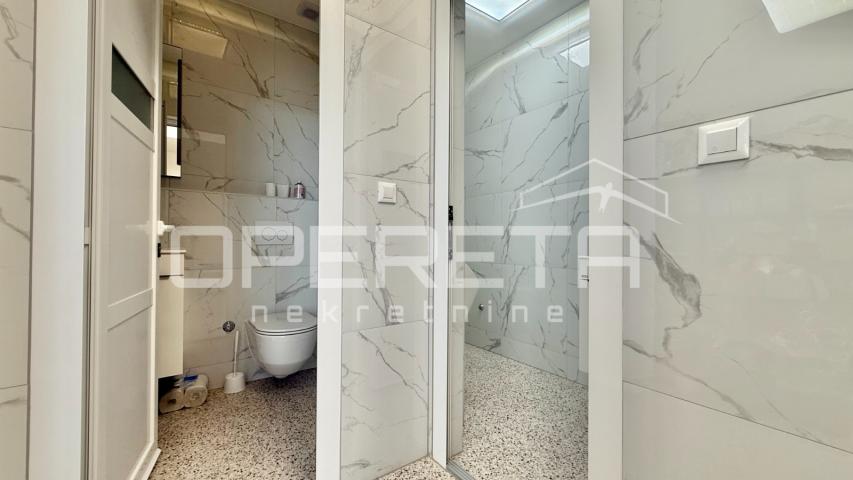 Atraktivan poslovni prostor 115 m² s parkingom – Starigrad Paklenica