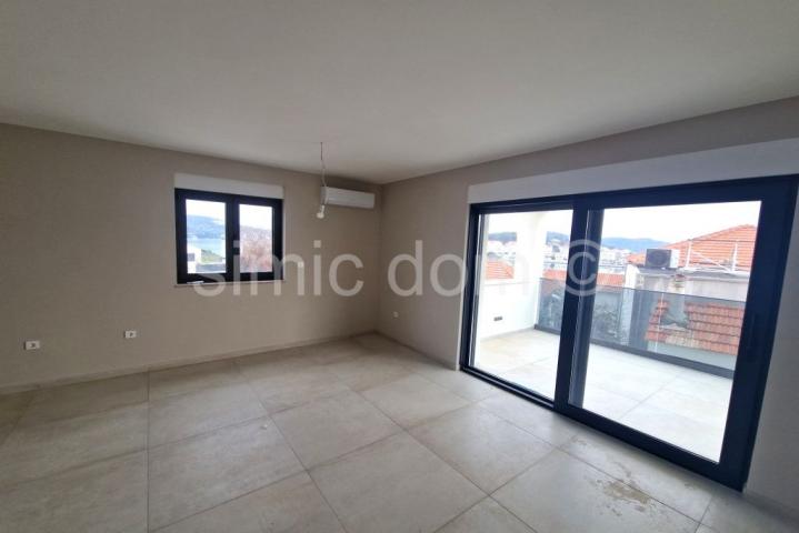 Apartmani na atraktivnoj lokaciji s pogledom, Rogoznica