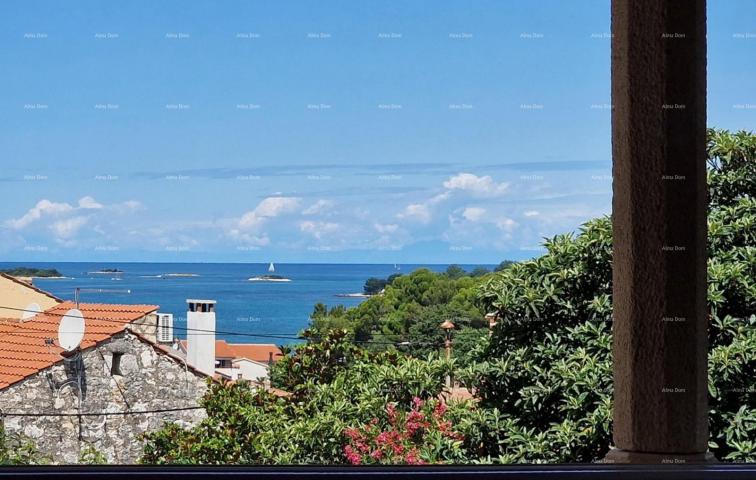 Kuća Funtana, Prodaje se  kamena kuća s pogledom na more