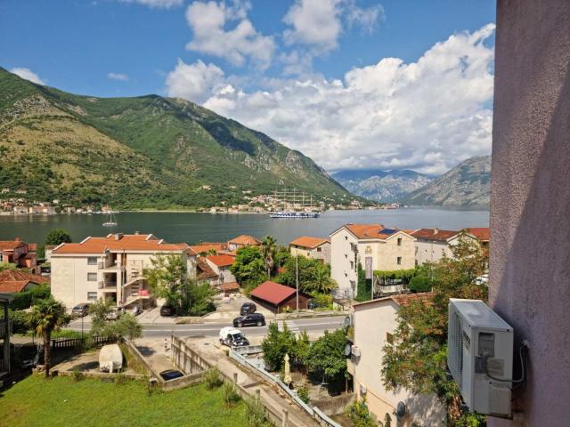 Dvosoban stan sa pogledom na more u Kotoru, Dobrota