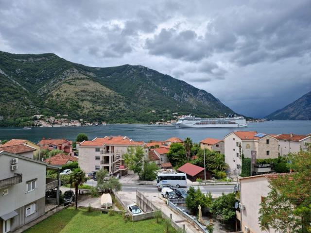 Dvosoban stan sa pogledom na more u Kotoru, Dobrota