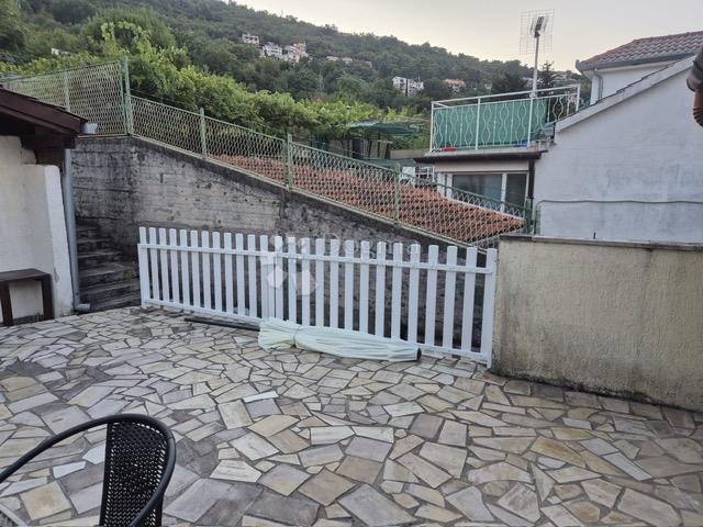 Lovran – kuća s 3 stana i okućnicom