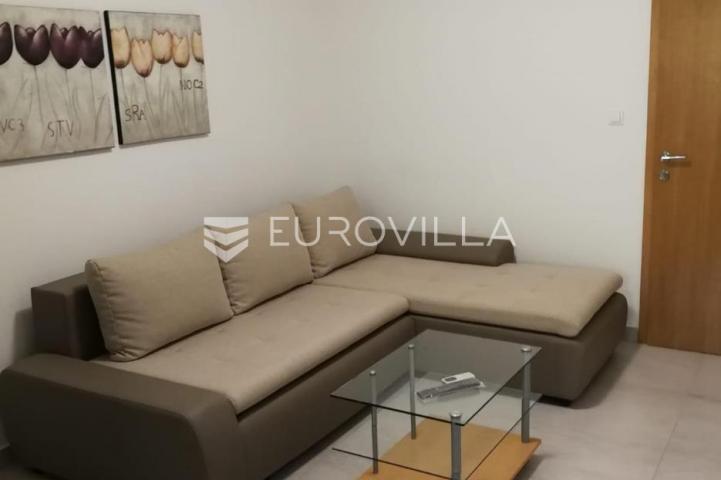 Starigrad, Tribanj, prostrana kuća s pogledom na more i šest apartmana