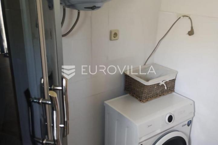 Starigrad, Tribanj, prostrana kuća s pogledom na more i šest apartmana