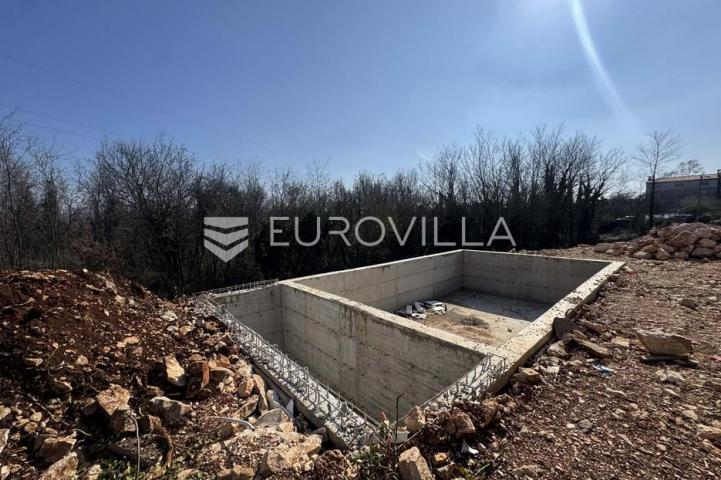 Istra, Labin, moderna prizemnica s bazenom, novogradnja