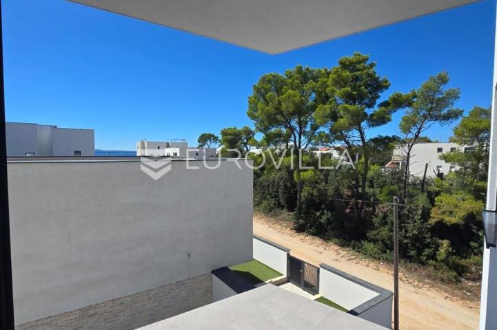 Zadar, Petrčane, penthouse s krovnom terasom i pogledom na more