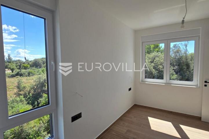 Zadar, Petrčane, penthouse s krovnom terasom i pogledom na more