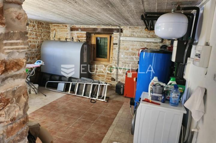 Istra, Gračišće, Autentična istarska kuća s bazenom, kažunom i potpunom privatnošću